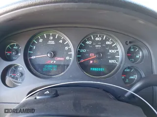 2008 Chevrolet Avalanche LS with VIN 3GNFK12308G226636, listed as a IAAI auction lot 41392242 with 276,774 mi miles. Bid and sale history available at carsss.com. Image 7.