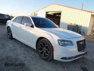 2015 Chrysler 300 with VIN 2C3CCABG4FH921599, listed as a IAAI auction lot 41261975 with 178,248 mi miles. Bid and sale history available at carsss.com. Image 1.