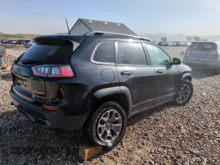 2020 Jeep Cherokee Trailhawk с VIN 1C4PJMBX6LD608552, выставлен на аукционе Copart как лот 52159995 с пробегом 84 368 миль миль и Списание • Salvage title. История ставок и продаж доступна на DreamBid. Изображение 3.