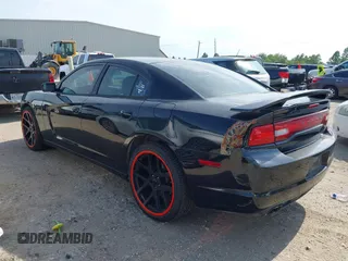 2011 Dodge Charger SE z VIN 2B3CL3CGXBH513481, wystawiony jako IAAI lot #42287564 z przebiegiem 193 875 mil mil oraz . Historia ofert i sprzedaży dostępna na DreamBid. Obrazek 3.