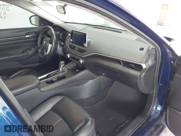 2019 Nissan Altima SR with VIN 1N4BL4CV1KC219071, listed as a IAAI auction lot 42115002 with 98,088 mi miles and . Bid and sale history available at carsss.com. Image 5.
