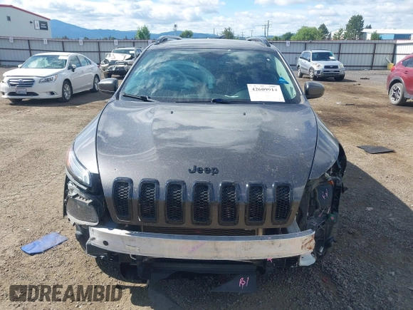 2018 Jeep Cherokee Latitude with VIN 1C4PJMCX3JD512650, listed as a IAAI auction lot 42609914 with 128,791 mi miles and . Bid and sale history available at DreamBid. Image 13.