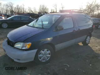 2002 Toyota Sienna CE with VIN 4T3ZF19C62U448900, listed as a Copart auction lot 48347055 with 207,018 mi miles and Salvage Title. Bid and sale history available at carsss.com. Image 1.