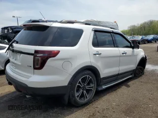 2013 Ford Explorer Sport with VIN 1FM5K8GT1DGC40276, listed as a Copart auction lot 50887045 with 211,993 mi miles and Clean Title. Bid and sale history available at carsss.com. Image 3.