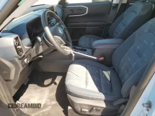 2024 Ford Bronco Sport Heritage z VIN 3FMCR9G64RRE99850, wystawiony jako Copart lot #50437215 z przebiegiem 8 704 mil mil oraz Szkoda całkowita • Salvage title. Historia ofert i sprzedaży dostępna na DreamBid. Obrazek 7.