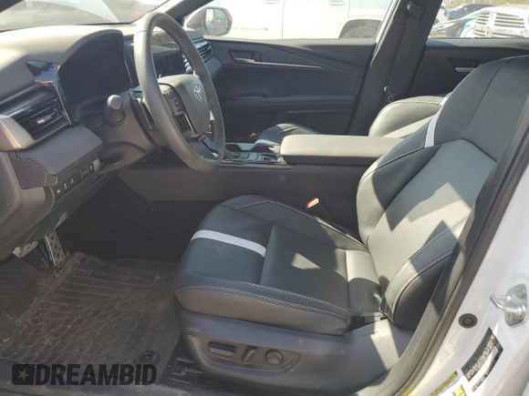 2025 Toyota Camry LE z VIN 4T1DAACK1SU046428, wystawiony jako Copart lot #53729635 z przebiegiem Nie podano mil oraz Szkoda całkowita • Salvage title. Historia ofert i sprzedaży dostępna na DreamBid. Obrazek 7.