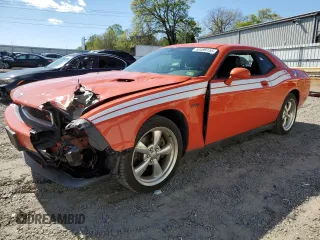 2010 Dodge Challenger R/T Classic z VIN 2B3CJ5DT6AH270246, wystawiony jako Copart lot #53499155 z przebiegiem 69 107 mil mil oraz Szkoda całkowita • Salvage title. Historia ofert i sprzedaży dostępna na DreamBid. Obrazek 1.
