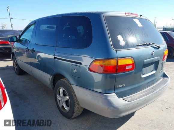 2000 Toyota Sienna CE with VIN 4T3ZF19CXYU261572, listed as a IAAI auction lot 41867445 with 204,765 mi miles. Bid and sale history available at carsss.com. Image 3.