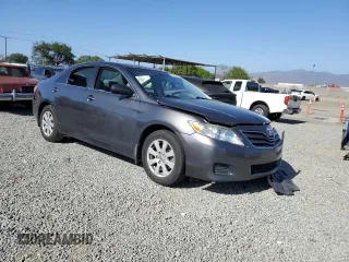 2011 Toyota Camry LE z VIN 4T4BF3EK3BR156937, wystawiony jako Copart lot #57290555 z przebiegiem 299 321 mil mil oraz Szkoda całkowita • Salvage title. Historia ofert i sprzedaży dostępna na DreamBid. Obrazek 4.