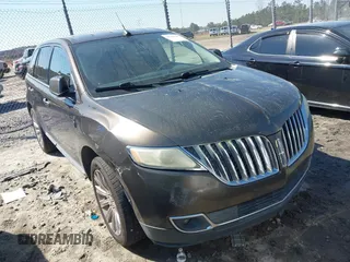 2011 Lincoln MKX with VIN 2LMDJ6JK1BBJ11840, listed as a IAAI auction lot 41769107 with 202,313 mi miles. Bid and sale history available at carsss.com. Image 1.