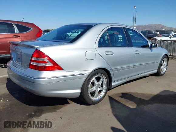 2007 Mercedes-Benz C 230 Sport z VIN WDBRF52HX7F934534, wystawiony jako IAAI lot #42509797 z przebiegiem 75 703 mil mil oraz . Historia ofert i sprzedaży dostępna na DreamBid. Obrazek 4.