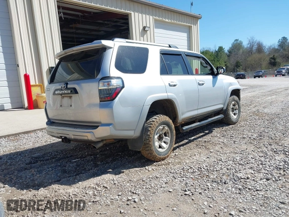 2014 Toyota 4Runner Limited with VIN JTEBU5JR1E5165584, listed as a IAAI auction lot 41727845 with 178,774 mi miles. Bid and sale history available at carsss.com. Image 4.