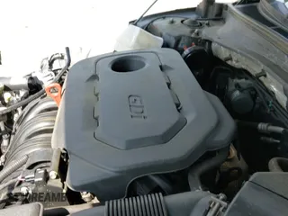 2016 Kia Optima EX z VIN 5XXGU4L34GG053308, wystawiony jako IAAI lot #42446166 z przebiegiem 127 971 mil mil oraz . Historia ofert i sprzedaży dostępna na DreamBid. Obrazek 19.