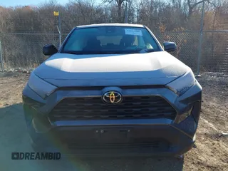 2022 Toyota RAV4 LE with VIN 2T3F1RFVXNC261042, listed as a IAAI auction lot 41003080 with 86,056 mi miles. Bid and sale history available at carsss.com. Image 12.