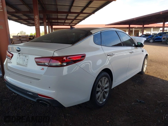 2018 Kia Optima LX with VIN 5XXGT4L30JG236781, listed as a IAAI auction lot 42074861 with 1 mi miles. Bid and sale history available at carsss.com. Image 4.