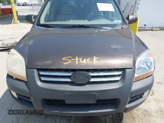 2005 Kia Sportage LX with VIN KNDJE723957075445, listed as a IAAI auction lot 42573760 with 185,000 mi miles and . Bid and sale history available at DreamBid. Image 10.