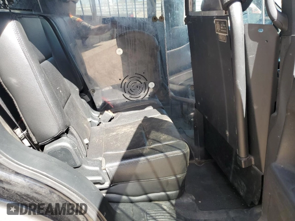 2018 Ford Police Interceptor Utility z VIN 1FM5K8AR5JGC56053, wystawiony jako Copart lot #52163585 z przebiegiem 95 421 mil mil oraz Nie do naprawy. Historia ofert i sprzedaży dostępna na DreamBid. Obrazek 11.