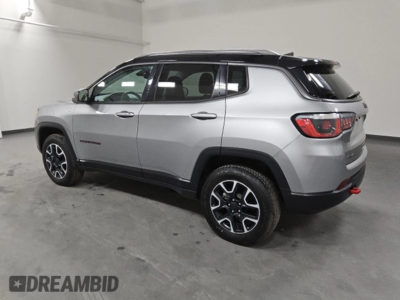 2020 Jeep Compass Trailhawk with VIN 3C4NJDDB7LT163533, listed as a Copart auction lot 55056085 with 9,815 mi miles and Clean Title. Bid and sale history available at carsss.com. Image 2.