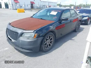 2016 Chrysler 300 S z VIN 2C3CCAGG4GH182793, wystawiony jako IAAI lot #42442826 z przebiegiem 125 474 mil mil oraz . Historia ofert i sprzedaży dostępna na DreamBid. Obrazek 2.