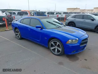 2013 Dodge Charger RT Max with VIN 2C3CDXCT6DH715161, listed as a IAAI auction lot 41831964 with 121,077 mi miles. Bid and sale history available at carsss.com. Image 1.