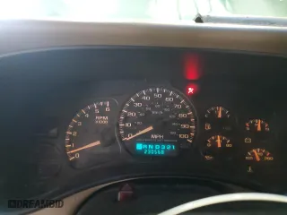 2002 Chevrolet Tahoe LT with VIN 1GNEC13Z02R260191, listed as a Copart auction lot 41729345 with 230,568 mi miles and Non Repairable. Bid and sale history available at carsss.com. Image 9.