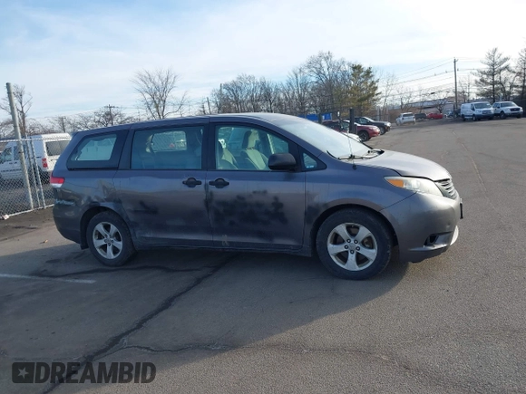 2012 Toyota Sienna with VIN 5TDZK3DCXCS258843, listed as a IAAI auction lot 41700446 with 207,384 mi miles. Bid and sale history available at carsss.com. Image 13.