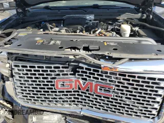 2015 GMC Sierra 2500HD available WiFi Denali with VIN 1GT120E81FF630998, listed as a Copart auction lot 46633885 with 116,186 mi miles and Salvage Title. Bid and sale history available at carsss.com. Image 13.