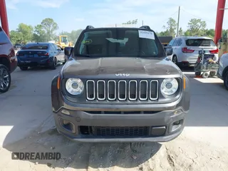 2018 Jeep Renegade Latitude with VIN ZACCJABB5JPG86563, listed as a IAAI auction lot 42109270 with 185,540 mi miles. Bid and sale history available at carsss.com. Image 13.