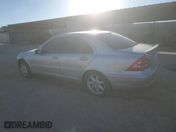 2002 Mercedes-Benz C 230/260/280/320 z VIN WDBRF64JX2F216450, wystawiony jako Copart lot #85496134 z przebiegiem 150 874 mil mil oraz Szkoda całkowita • Salvage title. Historia ofert i sprzedaży dostępna na DreamBid. Obrazek 2.