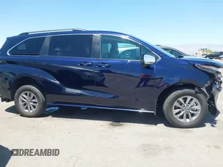2022 Toyota Sienna LE z VIN 5TDKRKEC0NS101136, wystawiony jako IAAI lot #42141395 z przebiegiem 38 278 mil mil oraz . Historia ofert i sprzedaży dostępna na DreamBid. Obrazek 13.
