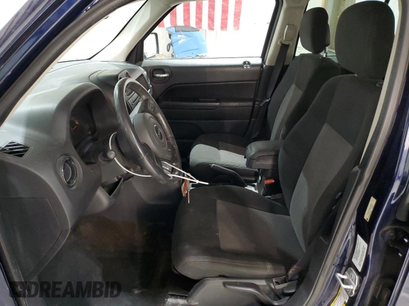 2014 Jeep Patriot Latitude z VIN 1C4NJRFB3ED661621, wystawiony jako Copart lot #47962365 z przebiegiem 125 576 mil mil oraz Szkoda całkowita • Salvage title. Historia ofert i sprzedaży dostępna na DreamBid. Obrazek 7.