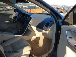2014 Volvo XC60 3.2L z VIN YV4952DLXE2502676, wystawiony jako IAAI lot #41382804 z przebiegiem 206 805 mil mil oraz . Historia ofert i sprzedaży dostępna na DreamBid. Obrazek 5.