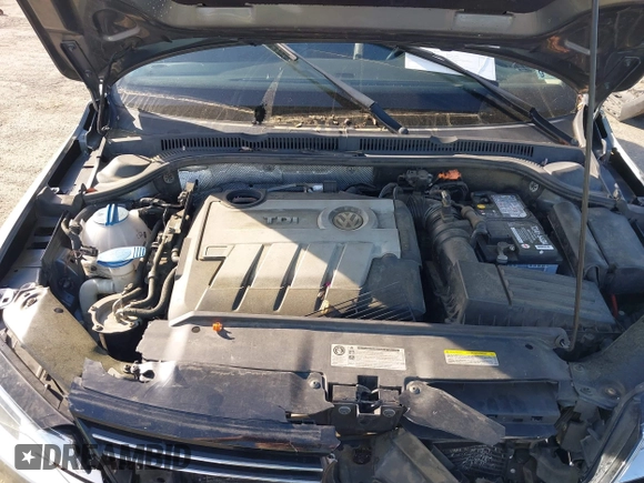 2013 Volkswagen Jetta TDI w/Premium z VIN 3VWLL7AJ6DM291317, wystawiony jako IAAI lot #42091621 z przebiegiem 169 448 mil mil oraz . Historia ofert i sprzedaży dostępna na DreamBid. Obrazek 10.