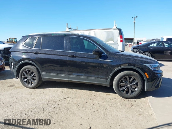 2023 Volkswagen Tiguan SE with VIN 3VV3B7AX3PM085470, listed as a IAAI auction lot 41731153 with 14,911 mi miles and . Bid and sale history available at DreamBid. Image 14.