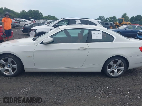 2007 BMW 3 Series 328xi z VIN WBAWC33597PD07016, wystawiony jako IAAI lot #42665037 z przebiegiem 147 900 mil mil oraz . Historia ofert i sprzedaży dostępna na DreamBid. Obrazek 6.
