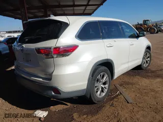 2015 Toyota Highlander LE with VIN 5TDBKRFH5FS115459, listed as a IAAI auction lot 41326097 with 158,574 mi miles. Bid and sale history available at carsss.com. Image 4.