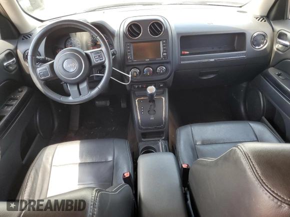 2015 Jeep Patriot High Altitude z VIN 1C4NJRFB5FD270763, wystawiony jako Copart lot #64679485 z przebiegiem 136 067 mil mil oraz Szkoda całkowita • Salvage title. Historia ofert i sprzedaży dostępna na DreamBid. Obrazek 8.