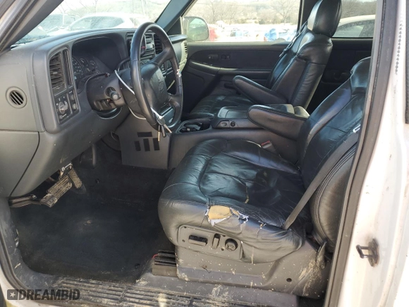 1999 Chevrolet Silverado 1500 LS with VIN 2GCEC19T8X1184568, listed as a Copart auction lot 43210875 with 223,160 mi miles and Clean Title. Bid and sale history available at carsss.com. Image 7.