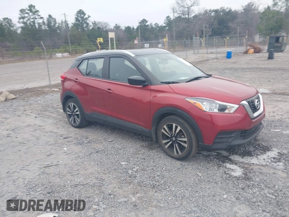 2019 Nissan Kicks SR with VIN 3N1CP5CU0KL516307, listed as a IAAI auction lot 41554064 with 104,224 mi miles. Bid and sale history available at carsss.com. Image 1.