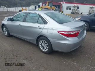 2015 Toyota Camry XLE with VIN 4T4BF1FK4FR498406, listed as a IAAI auction lot 41945968 with 178,070 mi miles. Bid and sale history available at carsss.com. Image 3.
