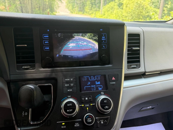 2015 Toyota Sienna LE AAS with VIN 5TDKK3DC1FS623710, listed as a Copart auction lot 62335575 with 221,148 mi miles and Clean title. Bid and sale history available at DreamBid. Image 10.