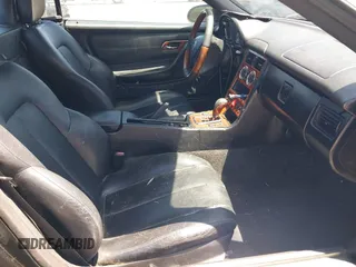 2003 Mercedes-Benz SLK 320 z VIN WDBKK65F83F272587, wystawiony jako IAAI lot #42305529 z przebiegiem 165 256 mil mil oraz . Historia ofert i sprzedaży dostępna na DreamBid. Obrazek 5.