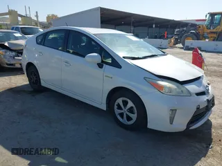 2013 Toyota Prius One z VIN JTDKN3DU3D5653987, wystawiony jako IAAI lot #42181933 z przebiegiem 186 928 mil mil oraz . Historia ofert i sprzedaży dostępna na DreamBid. Obrazek 1.