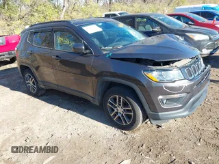 2018 Jeep Compass Latitude z VIN 3C4NJDBBXJT458268, wystawiony jako IAAI lot #40965832 z przebiegiem 86 553 mil mil oraz . Historia ofert i sprzedaży dostępna na DreamBid. Obrazek 1.