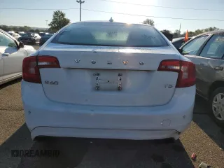 2016 Volvo S60 T5 Drive-E z VIN YV126MFJ9G2408228, wystawiony jako Copart lot #74329484 z przebiegiem 159 547 mil mil oraz Czysty tytuł • Clean title. Historia ofert i sprzedaży dostępna na DreamBid. Obrazek 6.