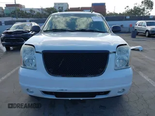 2008 GMC Yukon Denali с VIN 1GKFK63888J118915, выставлен на аукционе IAAI как лот 42262018 с пробегом 218 082 миль миль и . История ставок и продаж доступна на DreamBid. Изображение 13.