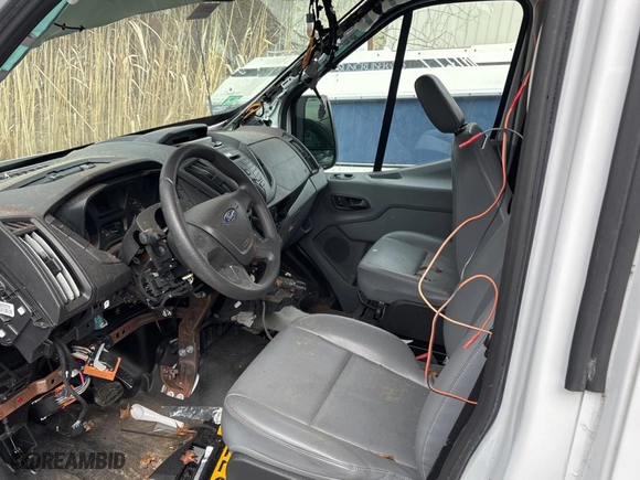 2019 Ford Transit Wagon XL with VIN 1FDZX2CM0KKA63891, listed as a Copart auction lot 47981255 with 999,999 mi miles and Clean Title. Bid and sale history available at carsss.com. Image 5.
