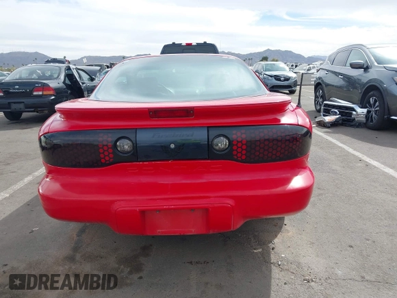 1995 Pontiac Firebird Firebird z VIN 2G2FS22S6S2206931, wystawiony jako IAAI lot #41732961 z przebiegiem 99 849 mil mil oraz . Historia ofert i sprzedaży dostępna na DreamBid. Obrazek 17.