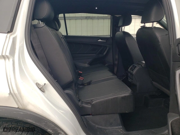 2022 Volkswagen Tiguan SE R-Line Black with VIN 3VVCB7AX0NM105283, listed as a Copart auction lot 49964315 with 41,317 mi miles and Salvage Title. Bid and sale history available at carsss.com. Image 11.