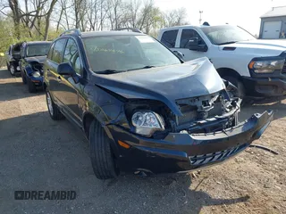 2014 Chevrolet Captiva Sport LTZ z VIN 3GNAL4EK5ES610674, wystawiony jako IAAI lot #42067076 z przebiegiem 107 889 mil mil oraz . Historia ofert i sprzedaży dostępna na DreamBid. Obrazek 1.